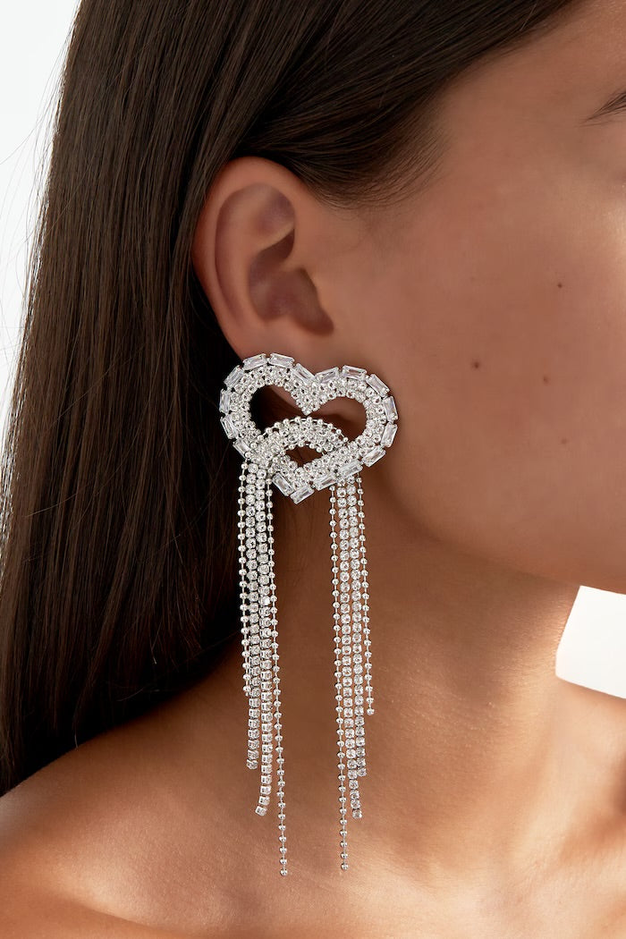 Heart of the party earrings