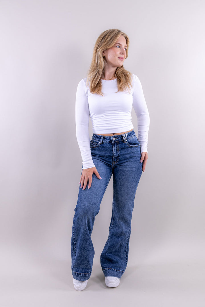 Ruby Flared Jeans – Mid Waist