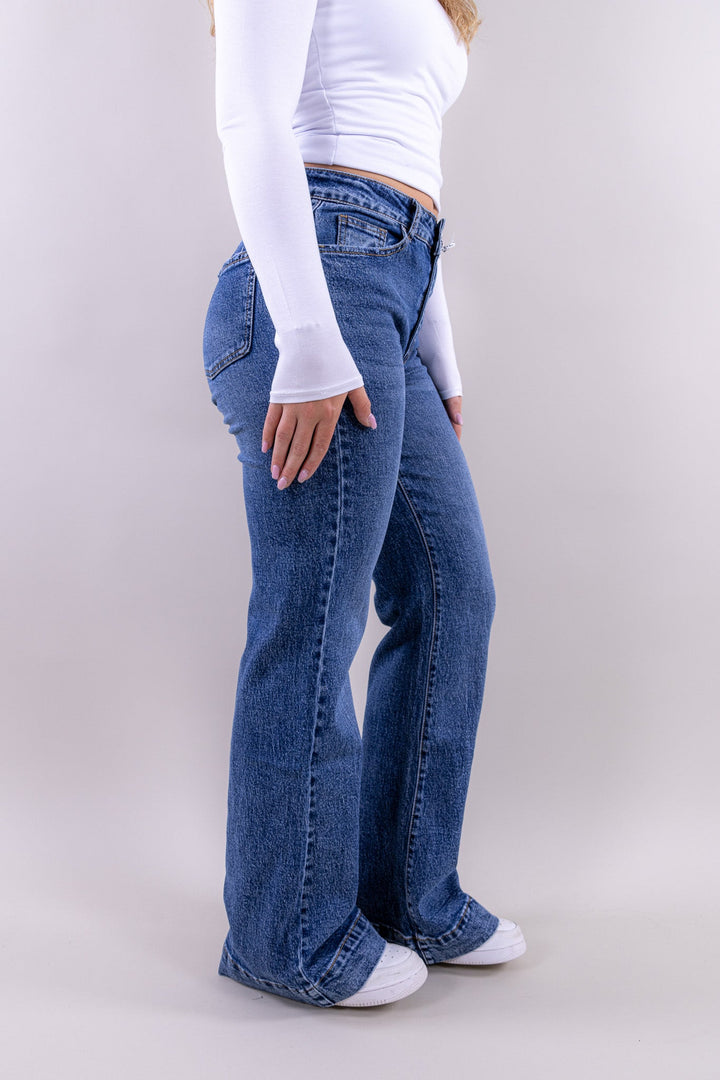 Ruby Flared Jeans – Mid Waist