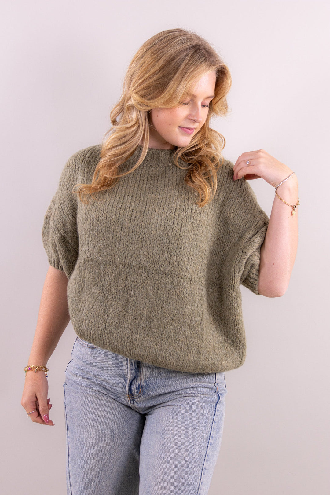 Leah’s Kurzarm-Strickpullover