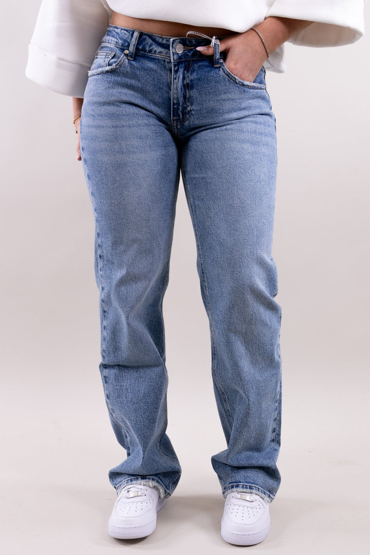 Low Waist Straight Leg Jeans - Stretch